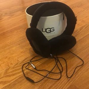 Ugg earmuff headphones